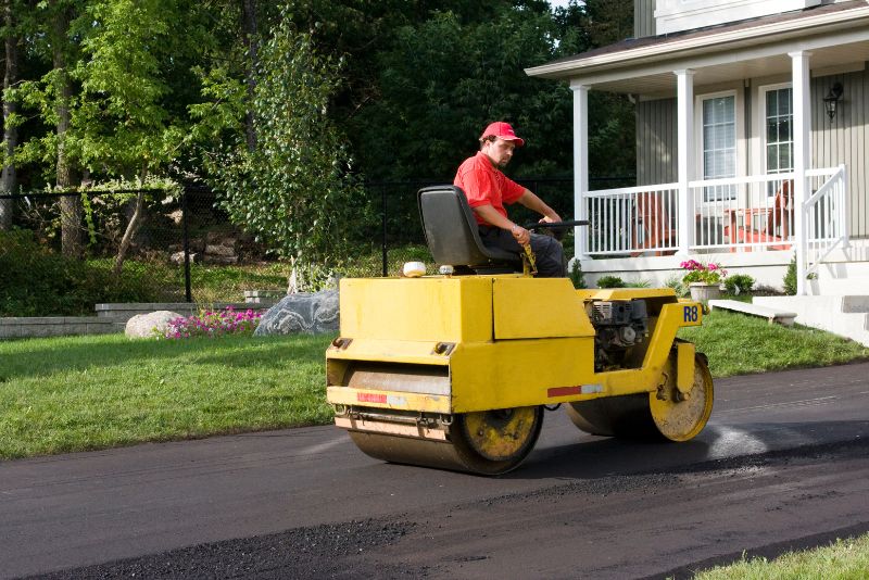 asphalt installation in the driveway
